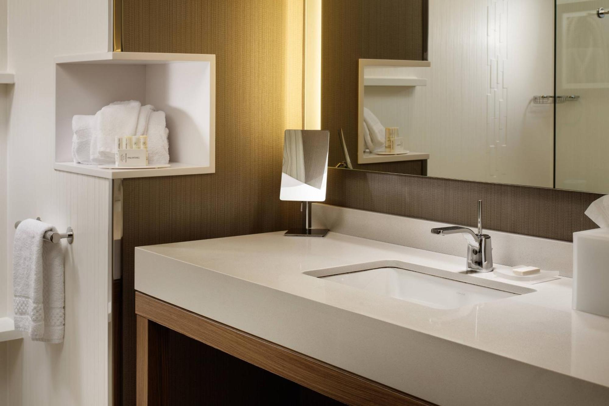 Hotel Courtyard By Marriott Erie Bayfront Extérieur photo